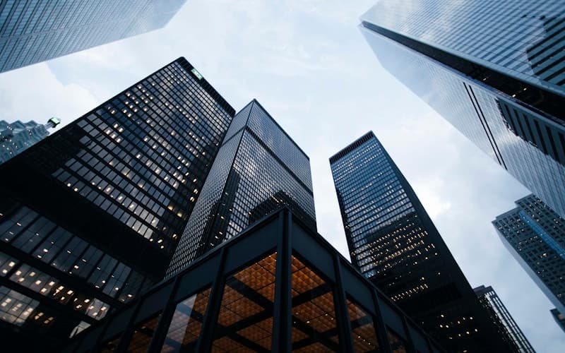 Caso de ahorro energético: Empresa de distribución — sector Logística en Madrid